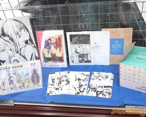 �֥ꥳ�ꥹ���ꥳ���� Friends are thieves of time.�׵���ꥳ�ꥳ���ڻ�BOX�Υ���ץ�Ÿ��